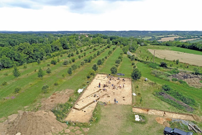 La Peyrouse (St-Félix-de-Villadeix, Dordogne). Une agglomération celtique et son sanctuaire