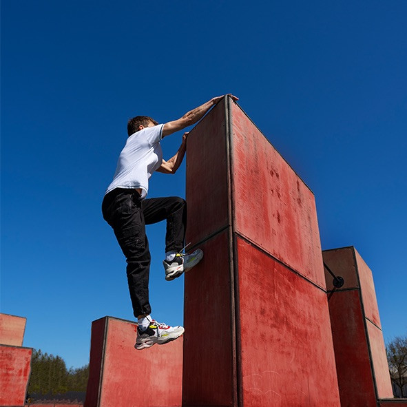 Initiation au parkour pour les enfants avec Kevin Crupi
